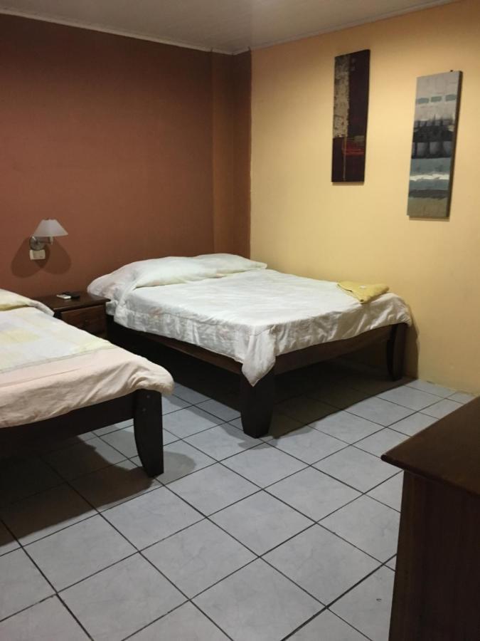 Cabinas Yolymar Пунтаренас Экстерьер фото