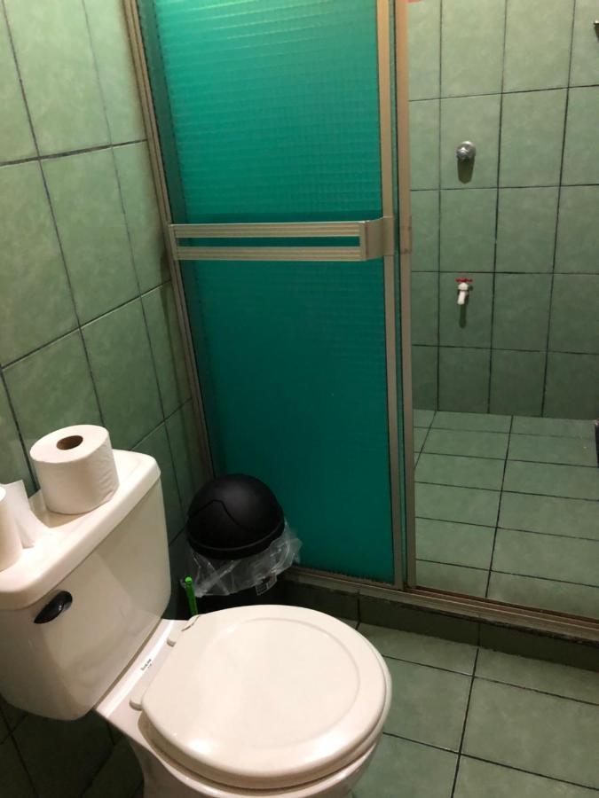 Cabinas Yolymar Пунтаренас Экстерьер фото